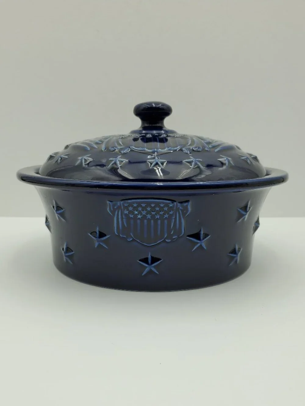 Longaberger American Eagle 1.5 Quart Covered Casserole Baking Dish